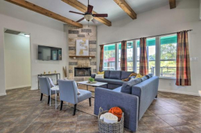 Gorgeous Luxury Home with Hot Tub Just 3 Miles to Dtwn